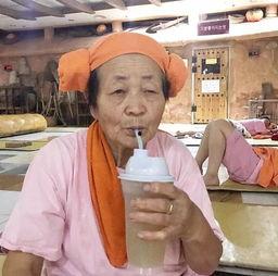 网红老奶奶吃巧克力视频,一场味蕾与岁月的邂逅