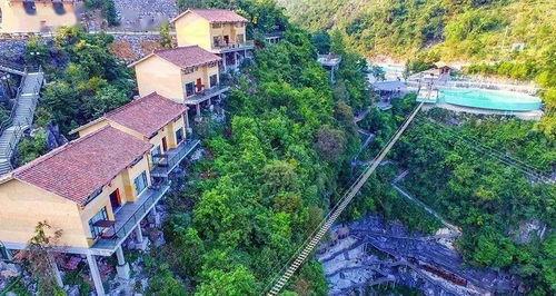 恩施网红悬崖酒店,云端之上的梦幻栖息地